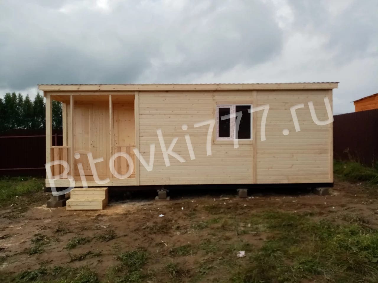 Бытовка дачная с крыльцом и двумя хоз. помещениями — фото 2