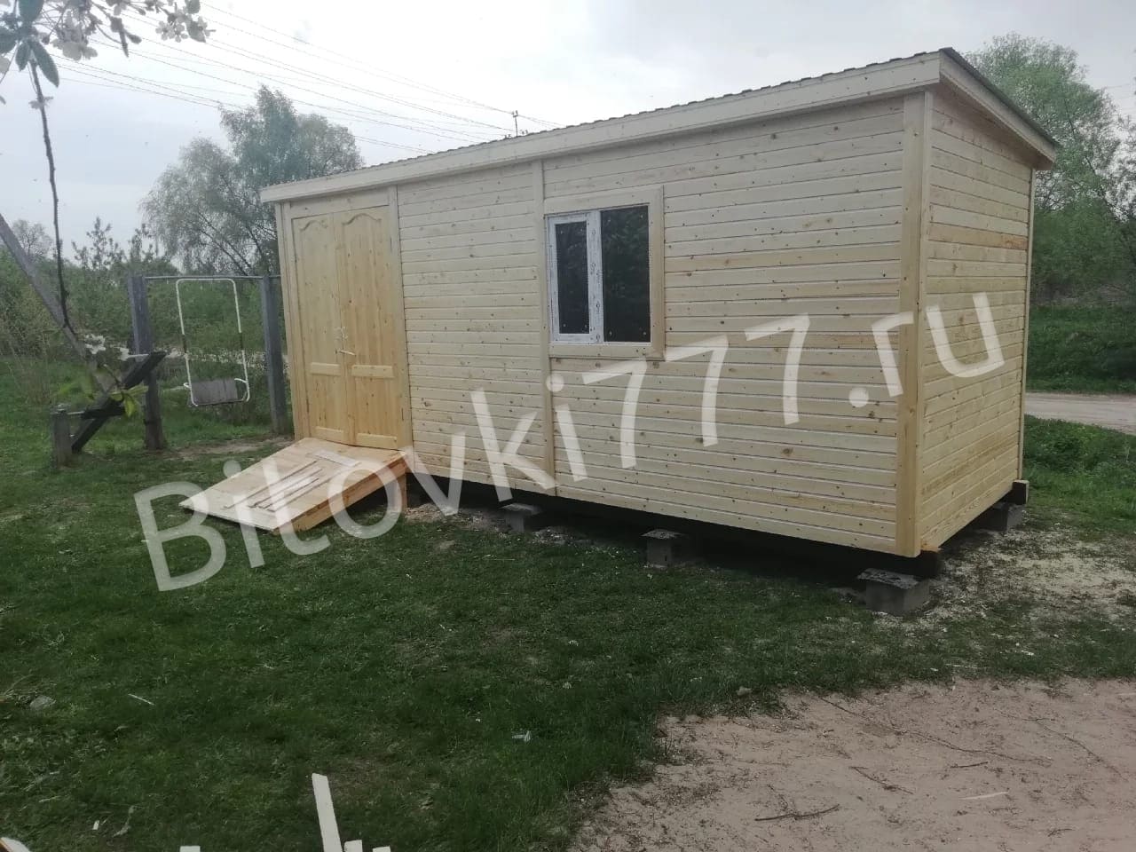 Бытовка дачная с двумя распашными дверями — фото 3